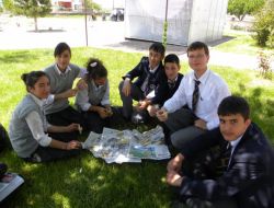 Mahalleli Kadınlar Öğrencilere Bazlama Ziyafeti Çekti