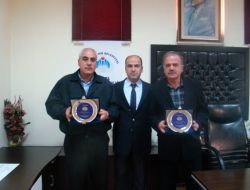 Emekliliğe Ayrılan Zabıta Personeline Plaket Verildi
