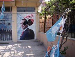 Ak Parti Çanakkale Seçim Bürosuna Saldırı Düzenlendi