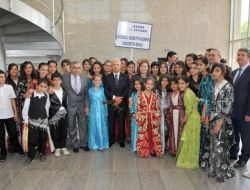 Vali Atış 'Şu Çılgın Türkler'i Seyretti