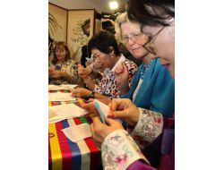 Eşleri Terörizmi Tartışırken, Onlar El İşi Yaptı