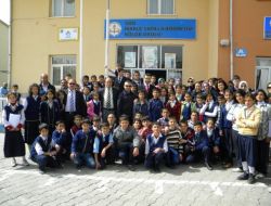 Uşak Üftade İlköğretim, Van'daki Kardeş Okulunu Ziyaret Etti