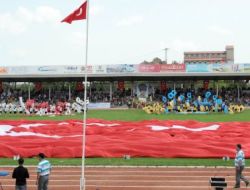 Vali'den Tören Eleştirisi: Fazla Bir Emek Harcanmamış