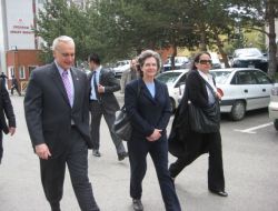 Abd Büyükelçisi Ricciardone, Erzurum'da Cağ Kebabı Kesti