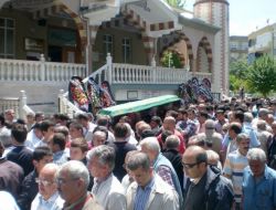 Salihli, Halit Öğretmeni Gözyaşlarıyla Uğurladı