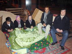 Simavlılar Dün Geceyi Sokaklarda Geçirdi