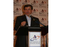 Davutoğlu'ndan Dünyanın Dörtbir Yanına Okul Açan İşadamlarına Övgü