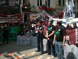 Çerkesler Soykırım Ve Sürgünün Yıldönümünde Rusya Konsolosluğuna Yürüdü