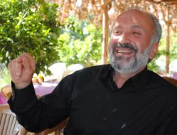 Cemal Kuru, 20 Bin Plak Arşiviyle Guinnes'e Aday