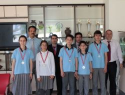 Özel Sevgi Çiçeği Öğrencileri Madalyaları Topladı