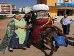 Eşeği İle Okulu Ziyaret Eden Nasrettin Hoca, Öğrencilere Nasihatte Bulundu