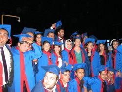İl Merkezinde Okudular Ama Mezuniyetlerini İlçede Kutladılar