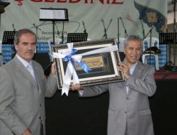 Bülent Arınç, Busmek Sergisini Açtı!