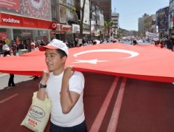 Obezite İle Mücadele 3 Bin Kişi Yürüdü