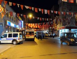 KARAKOL ÖNÜNDE SİLAHLAR KONUŞTU