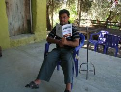 Konuşma Ve Yürüme Engelli Şair, Şiir Kitabı Çıkardı