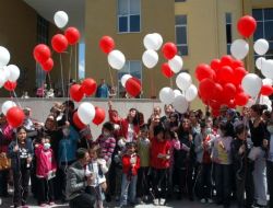 Hastane Okul Öğrencileri Resim Sergisi Açtı
