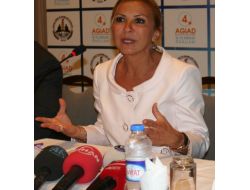 "Siyasetin Siyaset İçermeyen Konularla Yapıldığı,çamur Atma Dönemini Yaşıyoruz"