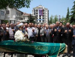 Öğrenciler, Erkay Öğretmeni Gözyaşlarıyla Uğurladı