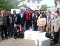 Evi Yanan Aileye Kızılay’dan Yardım Eli