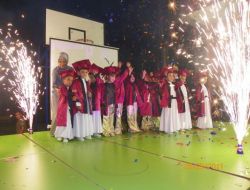 Minikler Anaokulu Diplomalarını Törenle Aldı