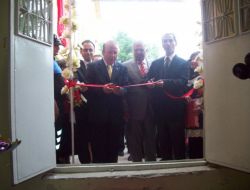 Vali Oğuz, Gelendost Halk Eğitim Merkezi Sergisinin Açılışını Yaptı