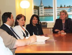 Nevval Sevindi, Brüksel'de Okurlarıyla Bir Araya Geldi