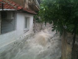 Altyapı İflas Etti, İzmir Yolda Kaldı!