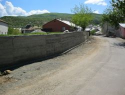 Bingöl Belediyesi Mezarlıklarda Düzenleme Yapıyor