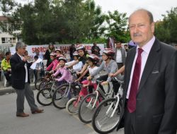 Çocukken Bisiklet Alamayan Muhtar, 11 Yıldır Yarışma Düzenliyor