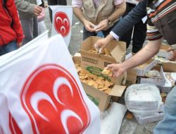 ‘PÜSKEVİT’LER KAPIŞ KAPIŞ GİTTİ