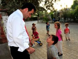 Diğer Partiler Laf Cambazlığı Yapıyor!!