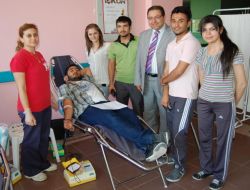 Üniversite Öğrencileri Kan Bağışladı