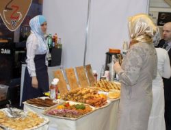 Moskova'da Helal Ürünler Fuarına Büyük İlgi