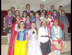 "Anne Ve Babalar Çocuklarına Mutlaka Masal Okumalı"