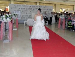 El Emeği Gelinlikler Defile İle Tanıtıldı
