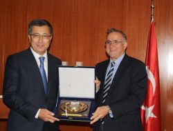 Kazakistan Heyeti Başkan Güzelbey'i Ziyaret Etti