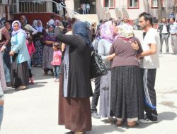 Köprüden Fırat Nehri'ne Atlayan Gencin Cesedi Bulundu