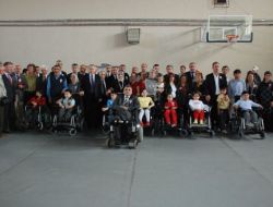 30 Bin Veli 23 Engelliye Akülü Sandalye Aldı