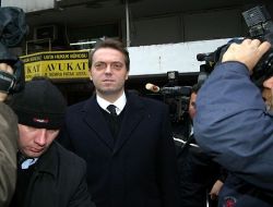 Cem Uzan'a Orman Arazisini İşgal Suçundan 1 Yıl 8 Ay Hapis Cezası