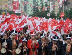 BAHÇELİ'NİN ANKET YORUMU