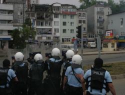 Ak Parti Konvoyuna Saldırı