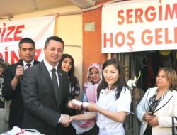 Kursiyerler El Emeği Göz Nuru Eserlerini Sergiledi