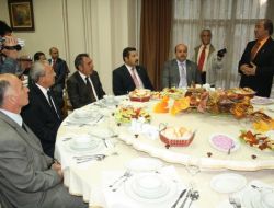 Vali Kara’dan Defterdar Ve Kültür Müdürüne Veda Yemeği