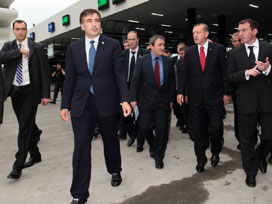 Erdoğan, Sarp Sınır Kapısı'nı açtı!