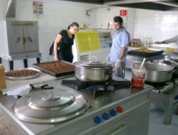 Okulların Yemekhane Ve Kantinleri Aralıksız Denetleniyor
