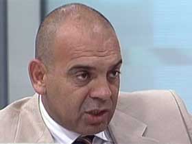 Semerci kılıcı çekti!