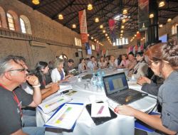 Tekstil Duayenleri İzmir'de Tasarım Bölgesi İstedi