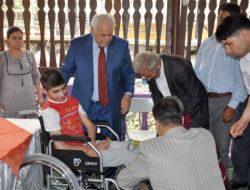 40 Engelli Vatandaşa Tekerlekli Sandalye Yardımı
