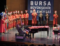 Tuluyhan Uğurlu, Mehter Takımıyla Birlikte Sahne Aldı